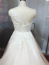 Romantic Champagne Lace Applique Scoop Neck Wedding Dresses with Detachable Beading Sash WD305