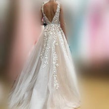 Light Champagne V Neck Wedding Dresses Lace Applique Open Back Bridal Gown WD314