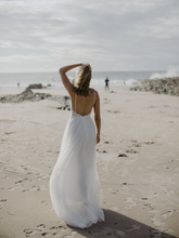 Sexy Lace Beading Flowing Tulle Wedding Dress Open Back Summer Beach Bridal Gown WD380