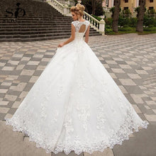Luxury V Neck Lace Tulle Ball Gown Wedding Dress Bridal Gown WD336